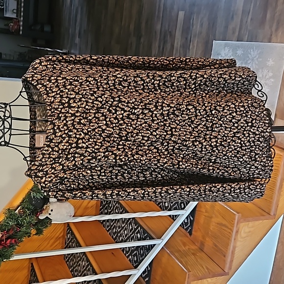 👚CHICO'S ABSTRACT PRINT TOP👚 - Picture 2 of 9